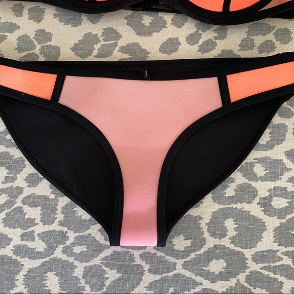 NWOT Triangl Rose Gold Bikini - Picture 3 of 11